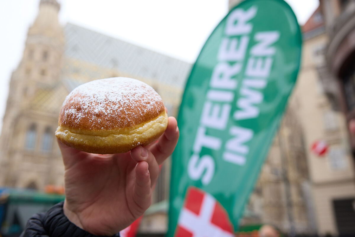 Köstliche Krapfen beim Faschingsbeginn mit dem Verein der Steirer in Wien