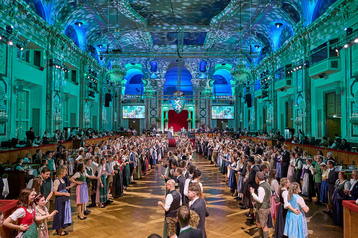 Die Mitternachtsquadrille ist ein Fixbestandteil jedes Steirerballs.