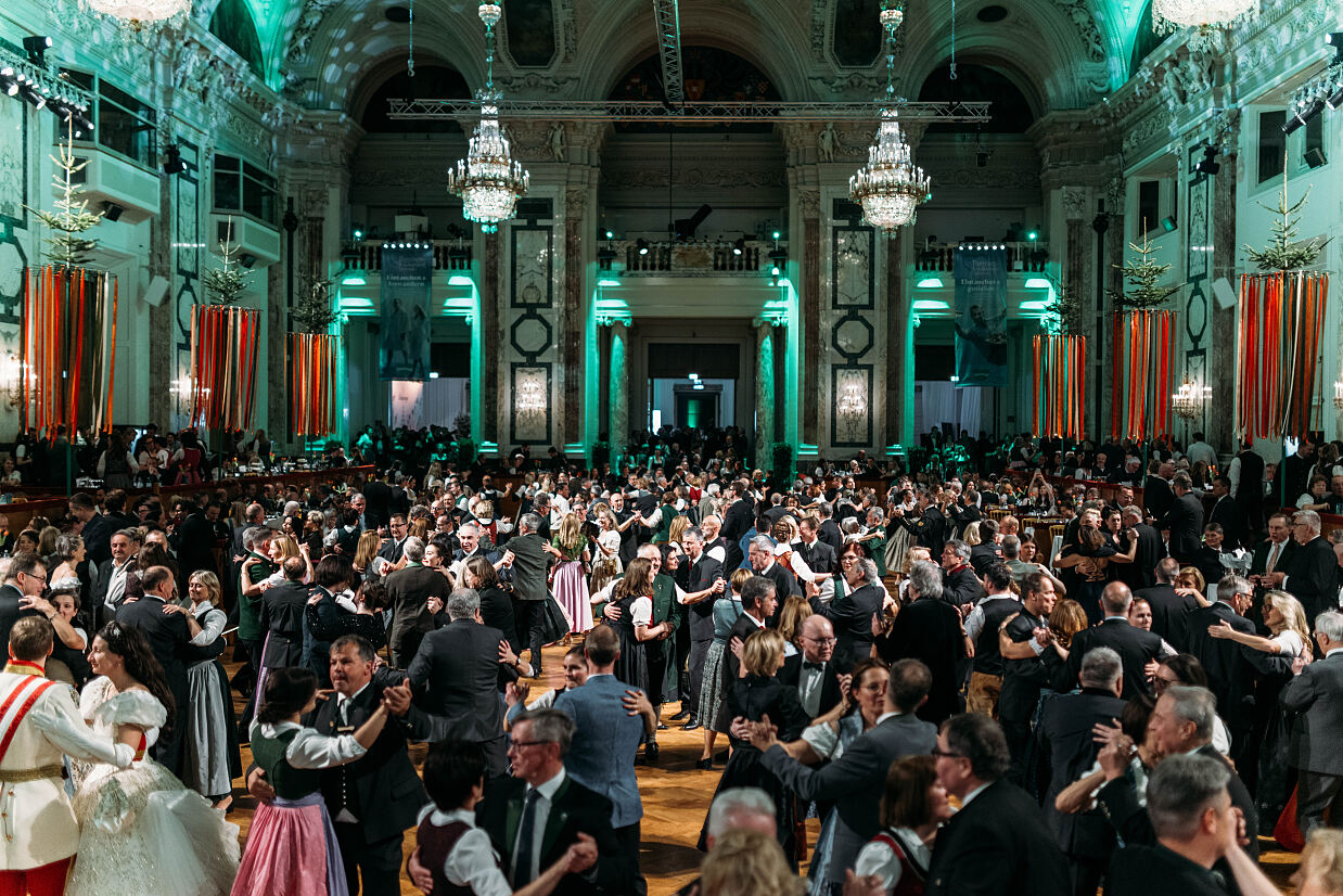 Tanzgewusel beim Steirerball 2026