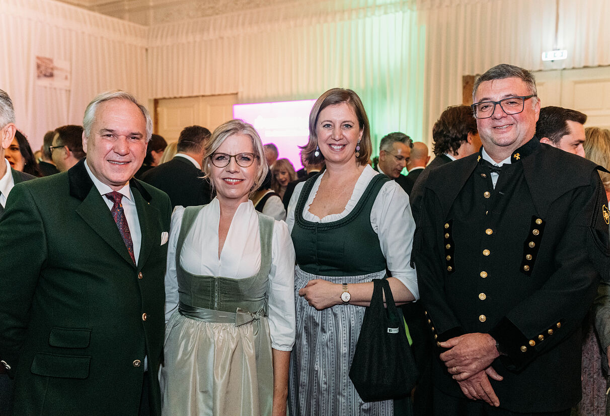Walter Rosenkranz, Leonore Gewessler, Barbara Eibinger-Miendl und Jörg Leichtfried beim Steirerball 2026